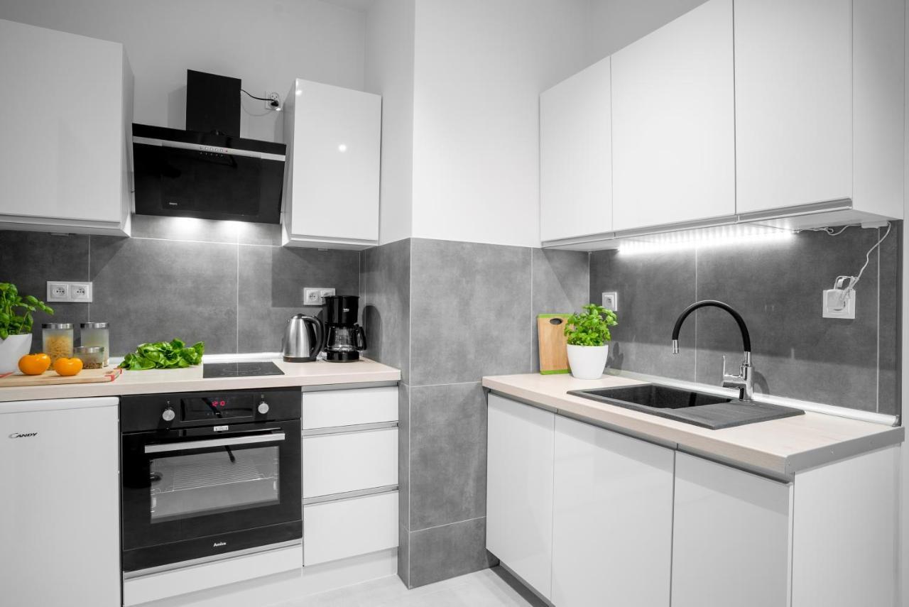 Apartamenty Homely Place Casa Verona - Stary Rynek - Parking พอซนาน ภายนอก รูปภาพ