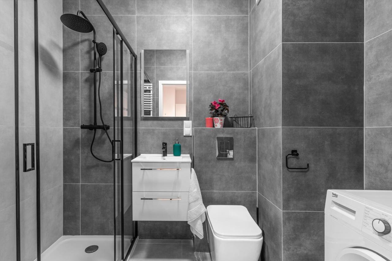 Apartamenty Homely Place Casa Verona - Stary Rynek - Parking พอซนาน ภายนอก รูปภาพ
