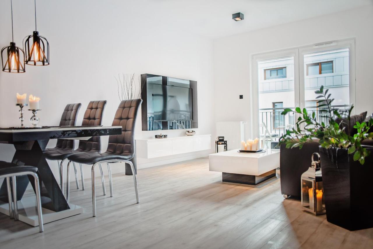 Apartamenty Homely Place Casa Verona - Stary Rynek - Parking พอซนาน ภายนอก รูปภาพ