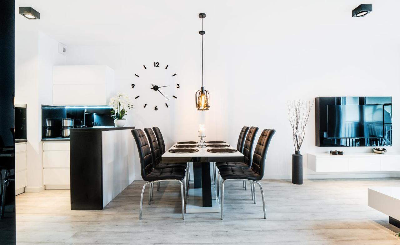 Apartamenty Homely Place Casa Verona - Stary Rynek - Parking พอซนาน ภายนอก รูปภาพ