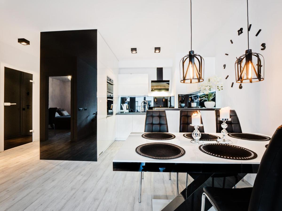 Apartamenty Homely Place Casa Verona - Stary Rynek - Parking พอซนาน ภายนอก รูปภาพ