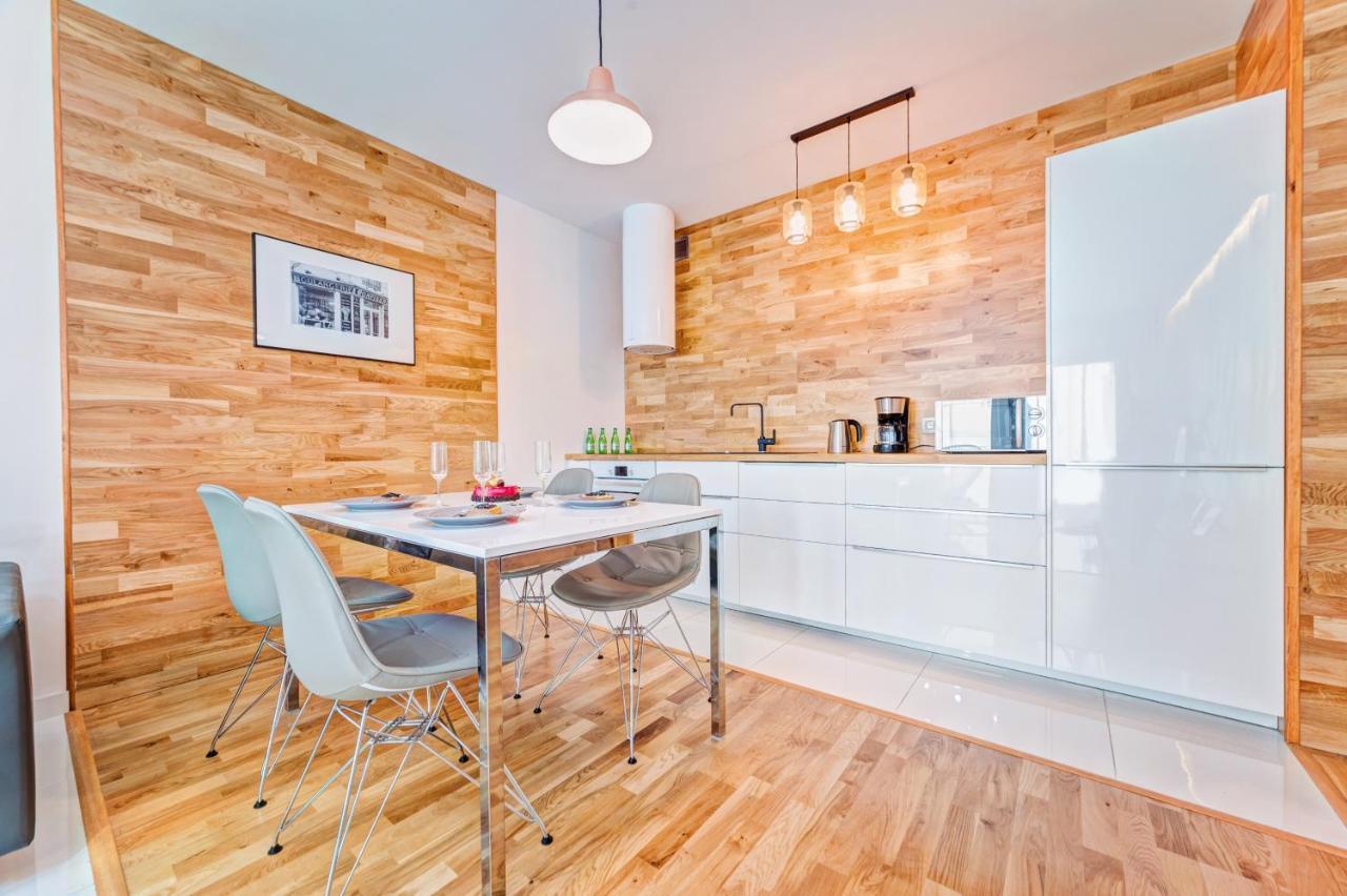 Apartamenty Homely Place Casa Verona - Stary Rynek - Parking พอซนาน ภายนอก รูปภาพ