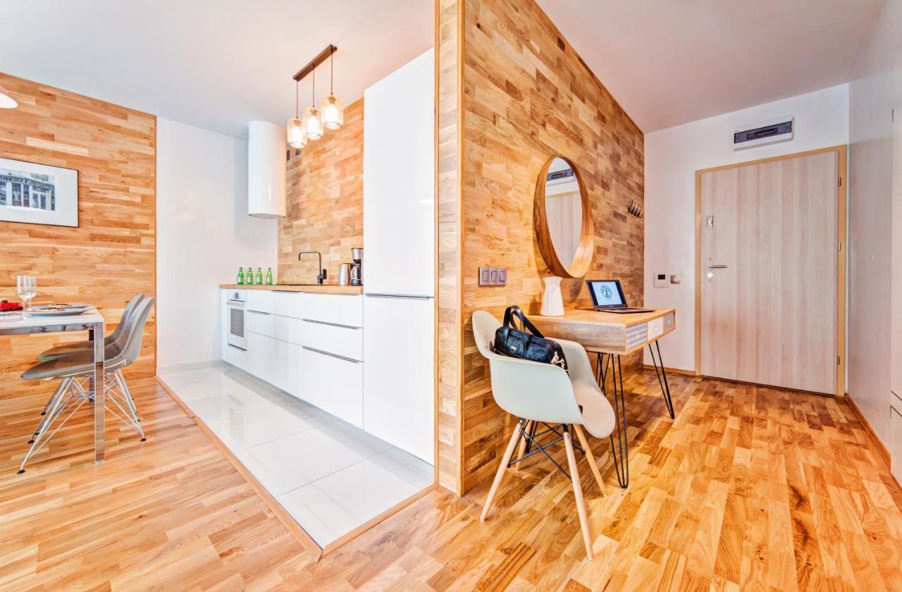 Apartamenty Homely Place Casa Verona - Stary Rynek - Parking พอซนาน ภายนอก รูปภาพ